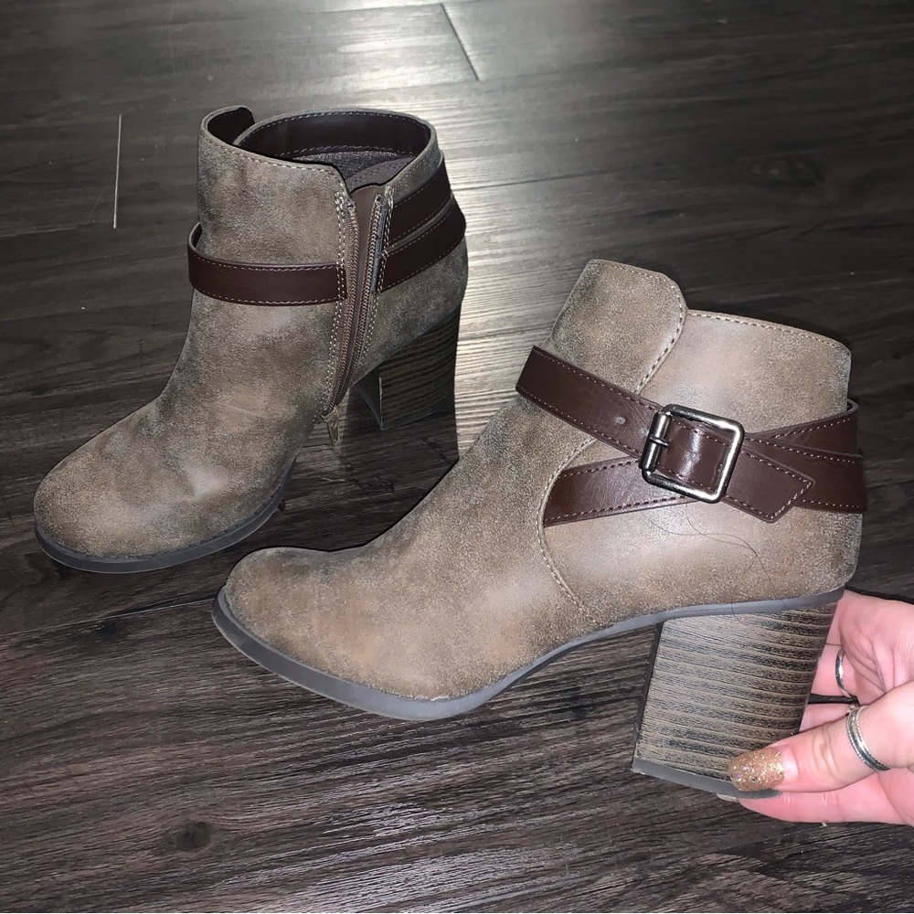 Brown buckle strappy bootie heels